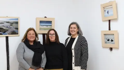 Angeles Mille coas concelleiras de Carballo