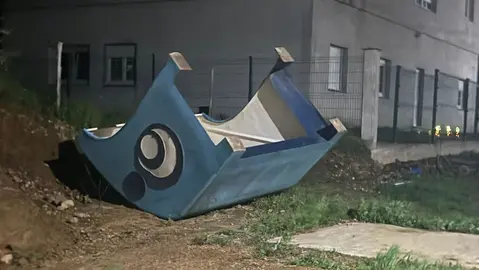 Marquesina accidentada en Cabana