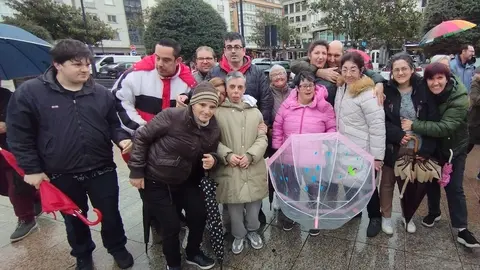 Dia Mundial da Discapacidade en Cee-Foto-Aspadex Baixo o mesmo paraugas