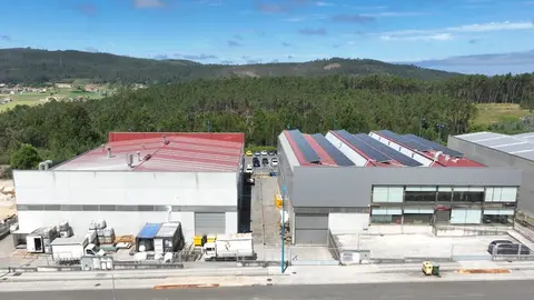 Naves de Gerca no poligono de Vimianzo 2