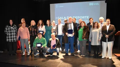 Foto de familia da Gala do Deporte de Muros 2024