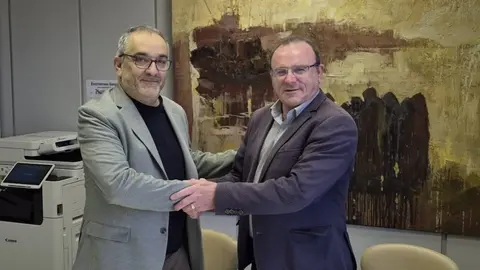 O deputado de Patrimonio, Xosé Penas, e o alcalde de Malpica Eduardo Parga