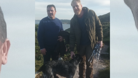 Paco Charlin alcalde deo PP e Fernando Regaldi de Podemos con Bico recen rescatado