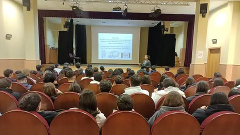 2025.01.14.- Sesión informativa contra a violencia sexual IES Laracha