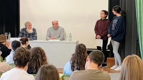 Mini Rivas e Ángel Ramón Mesa Torreiro no IES de Baio 1