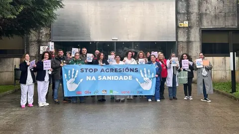 Concentracion sanitarios Hospital Cee