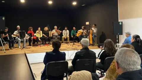 Festival Solidario na Casa da Cultura de Brens