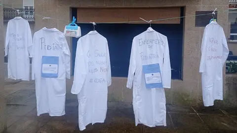 Protesta en Carnota conta a falta de atencion pediatrica