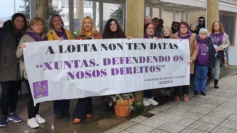 Mulleres de Carnota con Sonlila polo8M