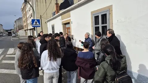 Fernando Cabeza Quiles de ruta toponimica por Carballo co estudantado