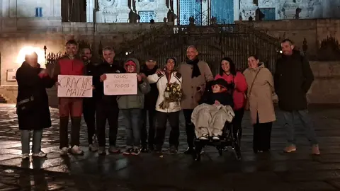 Maite Rojo recibida tras facer o Camino Primitivo por Daniela e Marco