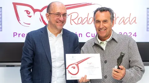 PREMIOS RODOLFO PRADA 2024. O vicepresidente segundo e deputado de Cultura, César Fernández, participa no acto de entrega dos premios Rodolfo Prada. No Centro Cultural Marcos Valcárcel. Tamén participan Anxo Lorenzo Suárez (Secretario Xeral de Políticas Culturais), José Manuel Freiría Rodríguez (Membro do Xurado), Carlos Lorenzo Pérez (Membro do Xurado), Francico González (Asociación Rodolfo Prada Chamochín), e os premiados Eduardo Rodríguez (Café Latino - Ourense), FITOS - Asociación Cultural Telón e Aparte, Carlos Lorenzo (Concello de Carral - Certame de Poesía), Oscar Penín (Ruralisto), Francisco Matías (Compañía Teatro Caracol) e Diego Vázquez Meizoso (Camino Escena Norte).