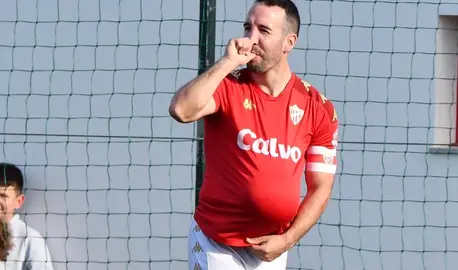 Ivan Martinez celebrando un gol para o Sofan