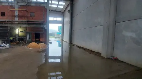 Inundacions no poligono de Cee