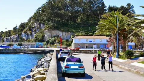 Vial de acceso ao porto de Corme-Foto-Camino dos Faros