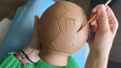 Balon da Oleria de Buno da Gala do Futbol da Costa feito polas mans de Feituras