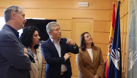 [Universidade Sénior - Cee - 2025] Presentación na Reitoría 23-05-2025 (2)