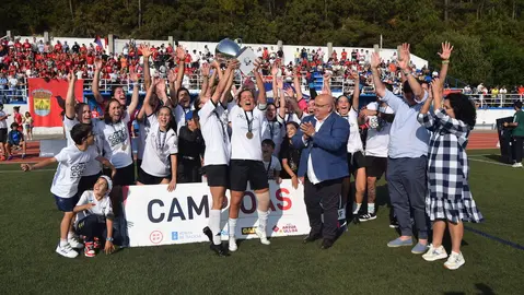 Final Copa da Costa feminina 2025-Lissette tras parar o penalti final-Foto-Jorge Castro-Dumbria Campion