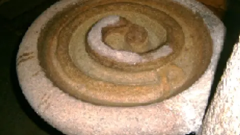 A pila románica de Muros