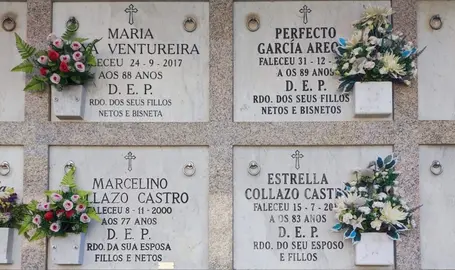 Cemiterio da Laracha en Galego.Foto-Modelo Burela QPC