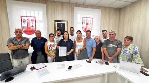 o Pleno de Camarinas apoia a readmision de Manuel Espasandin