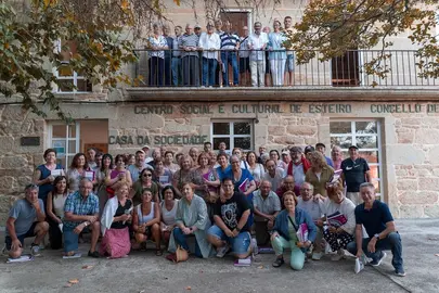 Esteiro co libro deportivo