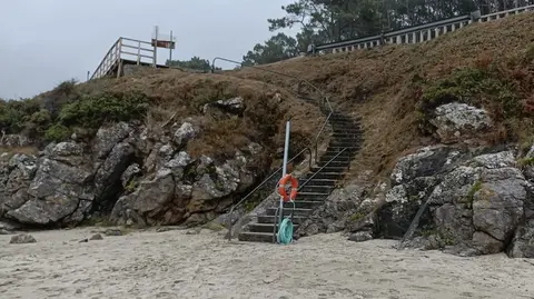 Salvavidas na praia de Lires