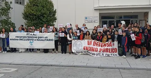 Concentracion do CEIP Vila de Cee contra os recorte