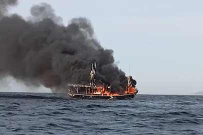 Incendio barco vilan 2