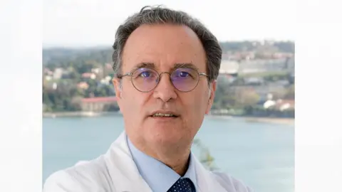 Francisco J. Blanco García de Cee Real Academia Galega das Ciencias coa medallas Angeles Vilarino