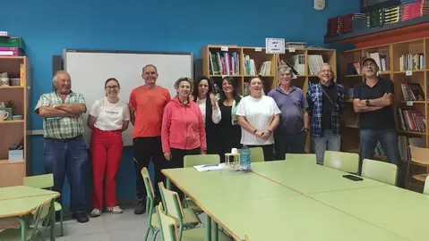 Vecinos da Redonda no cole de Corcubion