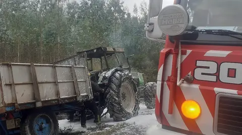 Incendio tractor Coristanco-BOmbeiros