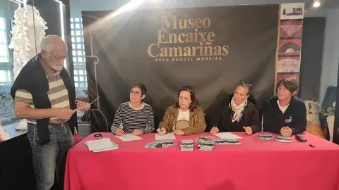 Mar de Fabula cos 3 grupos politicos de Camarinas