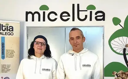 Juno e Manola Martínez Lago de Miceltia