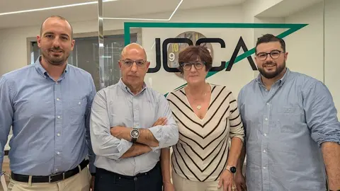 Familia completa de Cocinas Jocar polo seu 40 aniversario