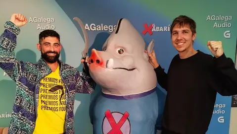 Roi Mira Minones e Alejandro Gandara presentando os Premios Foucino no Xabarin