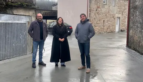 Visita POS Dumbría - Esq a der, Xaime Trillo, Cristina García e Raúl Glez