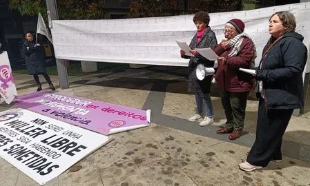 25N-Feminismo en Cee en Ponteceso