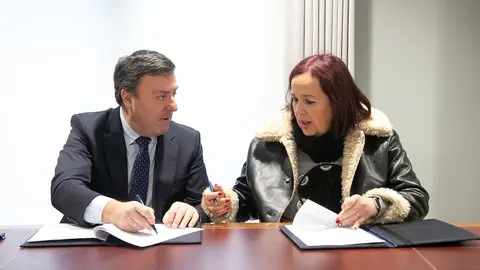 Veletin Gonzalez Formoso e Sandra Insua alcaldesa de Camarinas