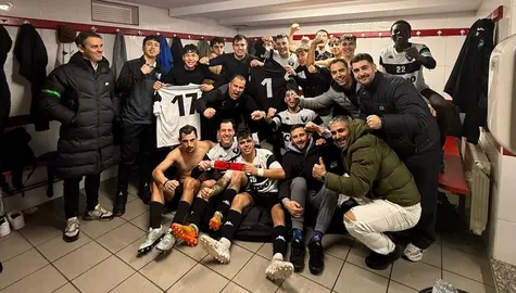 SD Oza celebrando vitoria