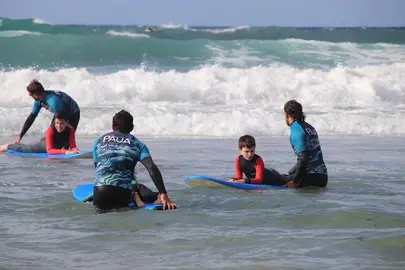 Surf Inclusivo con Un Paso Mais