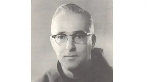 O frade Lino Gómez Canedo.Foto-Revista Nos