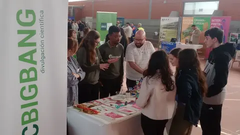 a UDC Feira de Orientacion no IES As Insuas