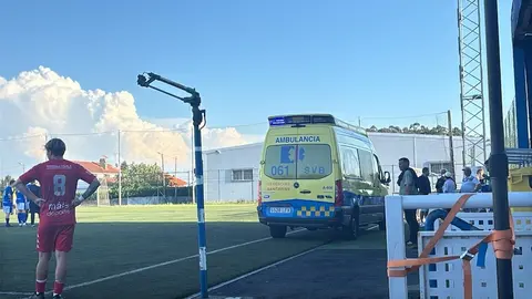 Ambulancia no Cacheiras-Muxia