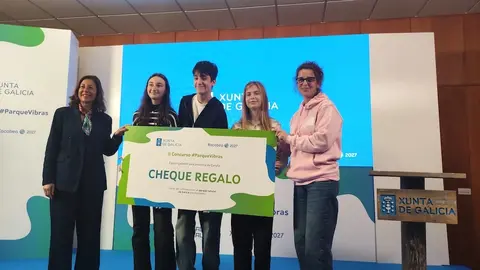 Alumnado do IES Maximino Romero de Lema premio Conruso Parquevibras