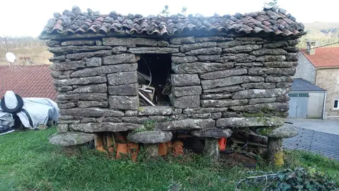 Cabazo do Lugar de Vilar de Paraíso de Buxantes