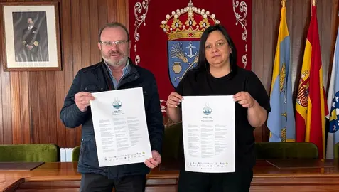 Eduard Parga e Noellia Freijeiro presentando o programa das Letras Galegas 26 de Malpica