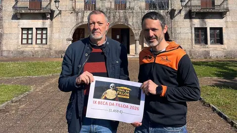 O alcalde de Zas Manuel Muíño e o presidente da Asociación Monte Brondo David Fernández Blanco