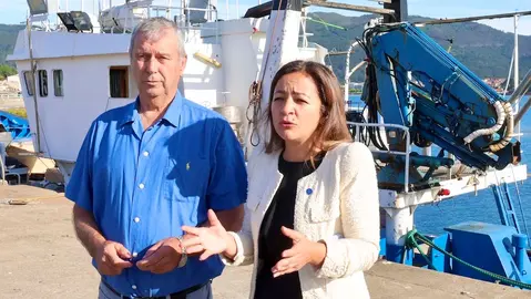 O patron de Muros Daniel FOrmoso coa Conselleira do Mar Maria Villaverde