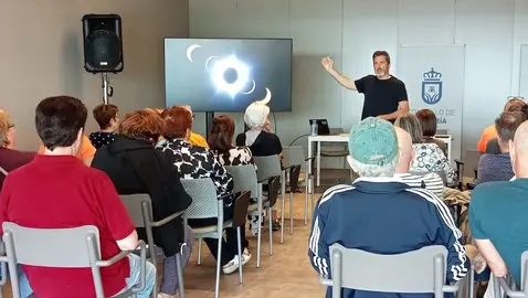 Xornada formativa sobre o eclipse no Ezaro